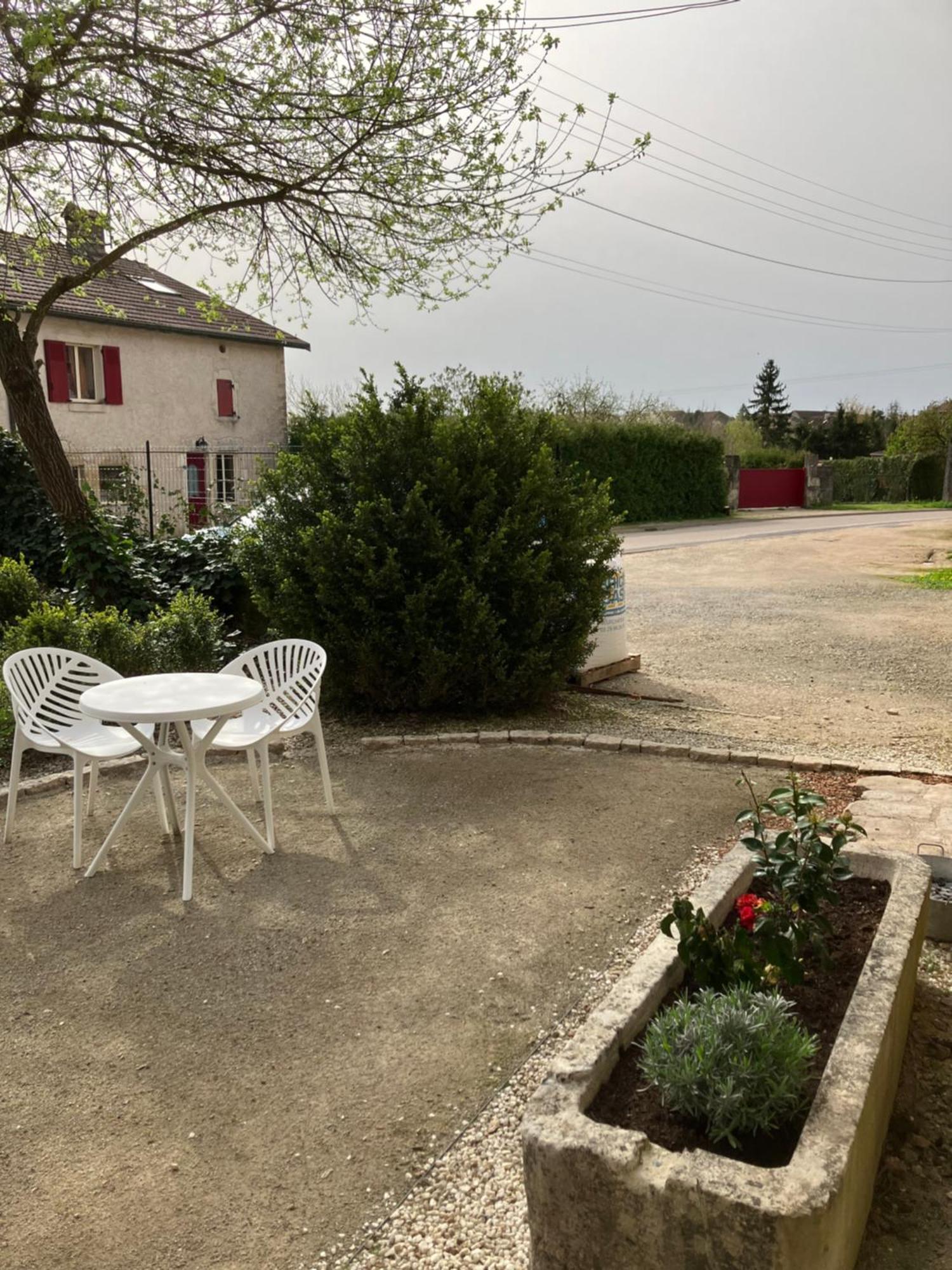 Le Temps Retrouve Hotel Rouvres-la-Chétive Buitenkant foto